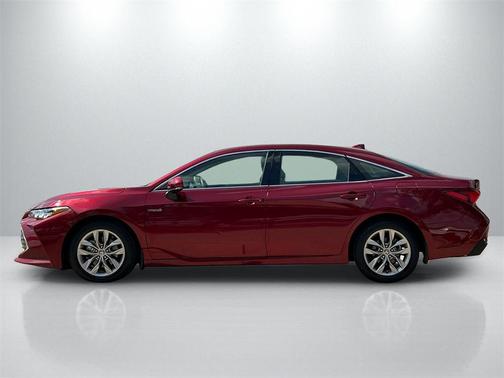 2021 Toyota Avalon Hybrid XLE Plus