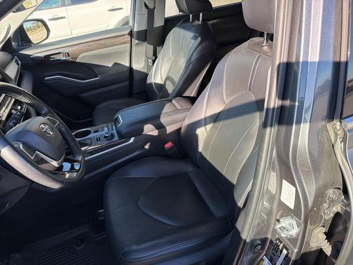 2022 Toyota Highlander Limited