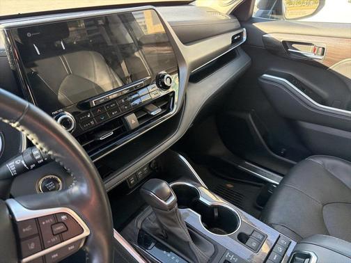 2022 Toyota Highlander Limited