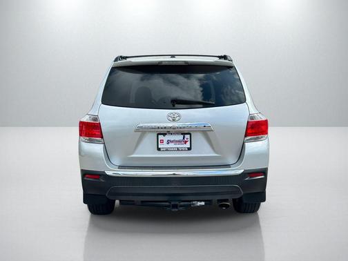 Classic Silver Metallic 2013 Toyota Highlander Limited