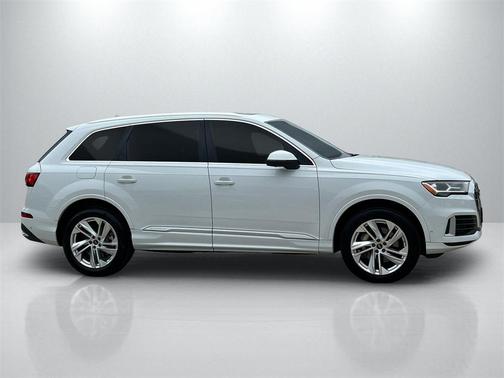 2023 Audi Q7 45 Premium Plus