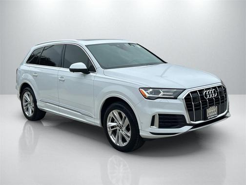 2023 Audi Q7 45 Premium Plus