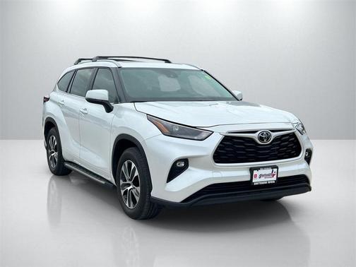 2025 Toyota Highlander XLE