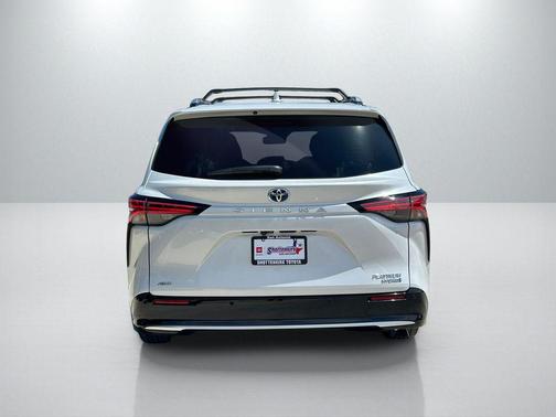 Wind Chill Pearl 2024 Toyota Sienna Platinum