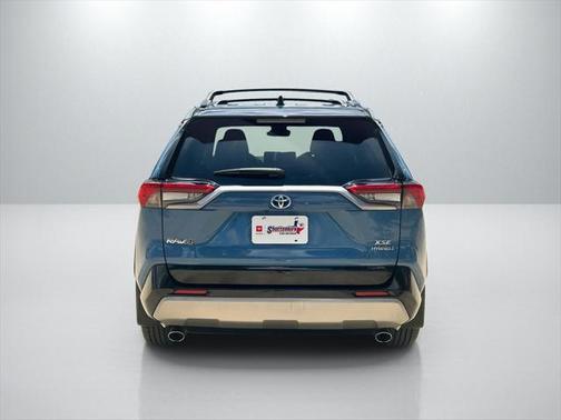 2023 Toyota RAV4 Hybrid SE