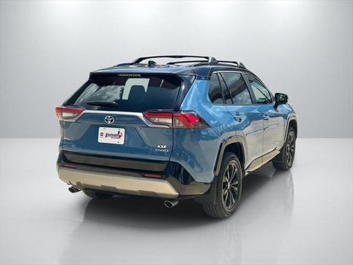 2023 Toyota RAV4 Hybrid SE