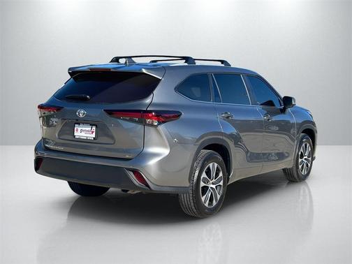 2025 Toyota Highlander XLE