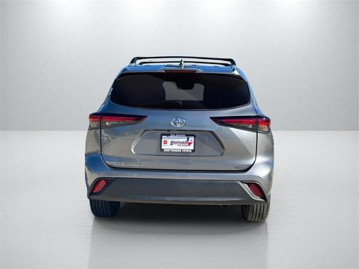 2025 Toyota Highlander XLE