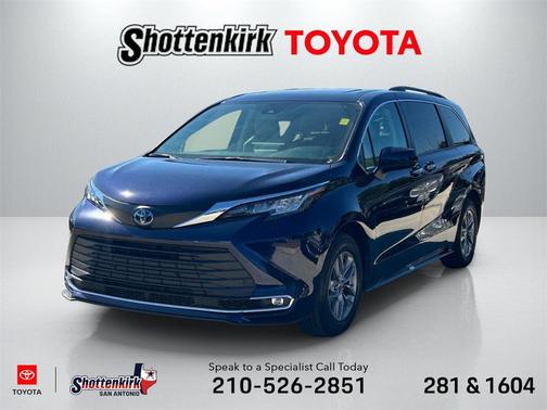 2023 Toyota Sienna XLE