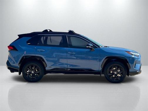 2025 Toyota RAV4 Hybrid SE