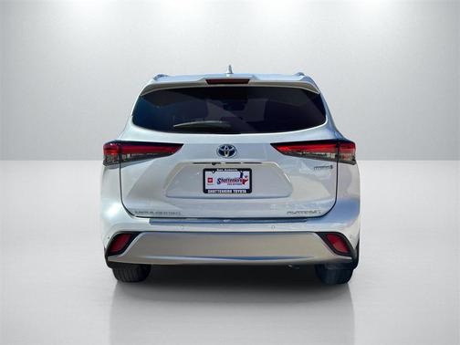 2023 Toyota Highlander Hybrid Platinum