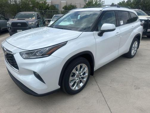 Wind Chill Pearl 2026 Toyota Highlander Limited