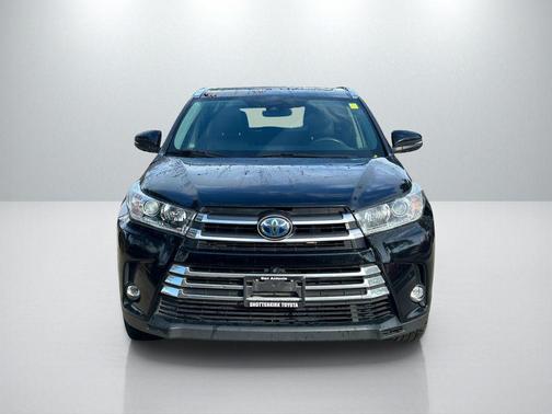 Midnight Black Metallic 2019 Toyota Highlander Hybrid Platinum