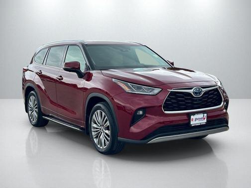 Ruby Flare Pearl 2023 Toyota Highlander Hybrid Platinum