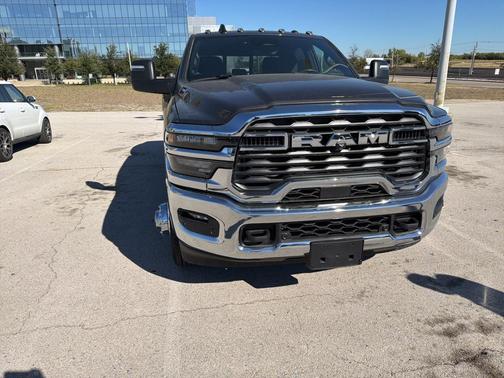 2025 RAM 3500 Tradesman Crew Cab 4x4 8' Box