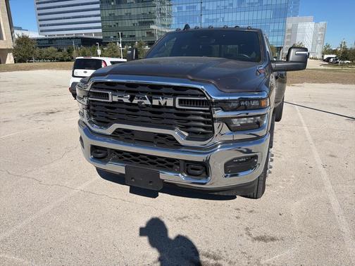 2025 RAM 3500 Tradesman Crew Cab 4x4 8' Box