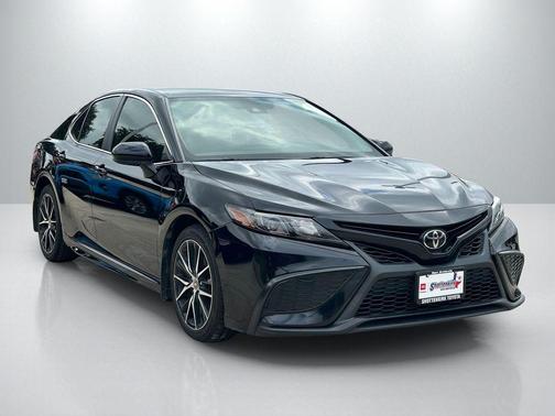 Midnight Black Metallic 2021 Toyota Camry SE