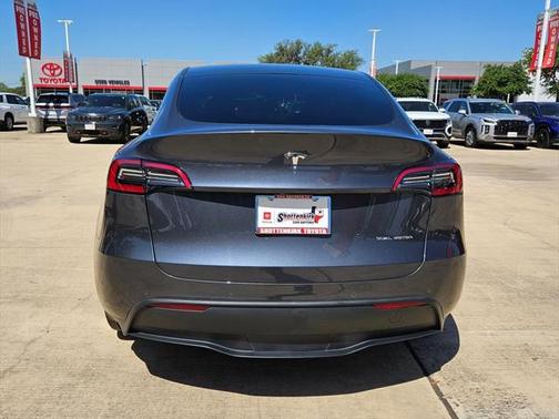 2022 Tesla Model Y Long Range Dual Motor All-Wheel Drive