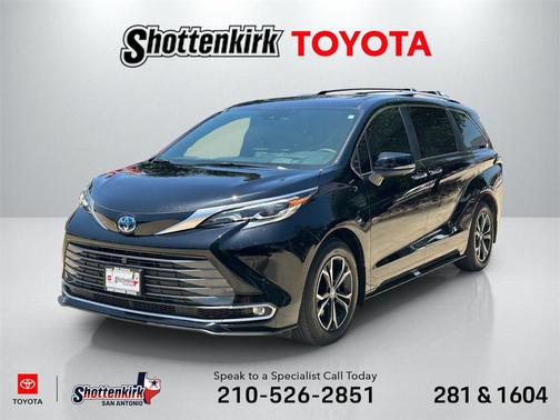 2025 Toyota Sienna Platinum 7 Passenger