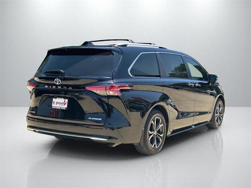 2025 Toyota Sienna Platinum 7 Passenger