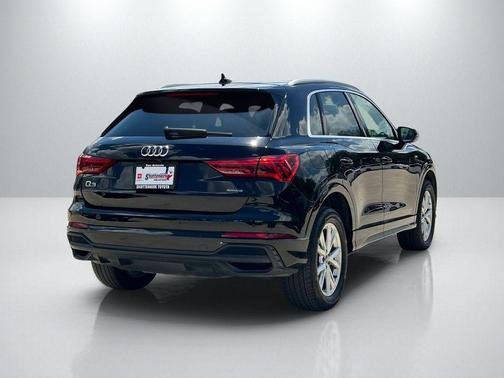 2024 Audi Q3 Premium 45 TFSI S line quattro Tiptronic