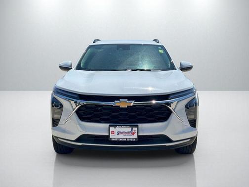 Summit White 2025 Chevrolet Trax LT