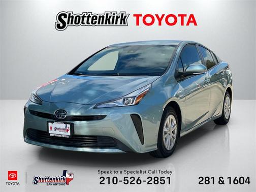 2022 Toyota Prius LE