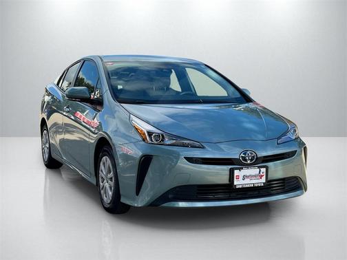 2022 Toyota Prius LE