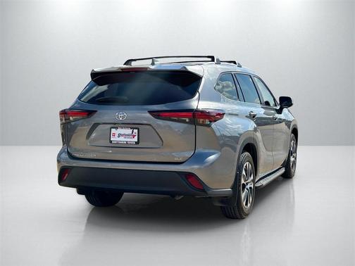 2025 Toyota Highlander XLE