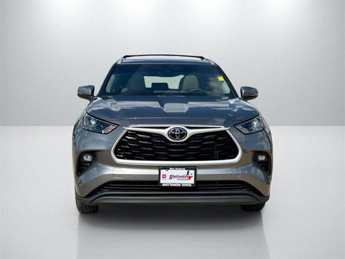 2025 Toyota Highlander XLE