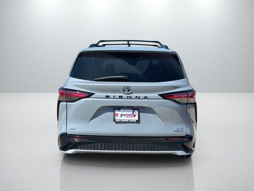 2023 Toyota Sienna XSE 7 Passenger