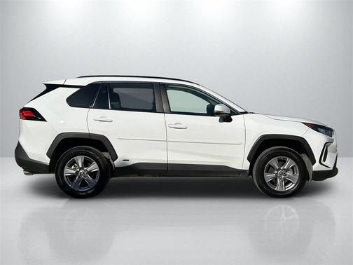 2022 Toyota RAV4 Hybrid LE