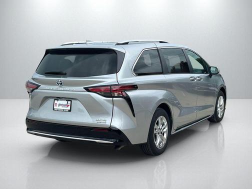 Celestial Silver Metallic 2024 Toyota Sienna Limited