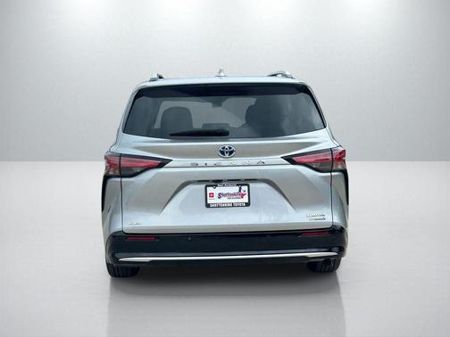 Celestial Silver Metallic 2024 Toyota Sienna Limited
