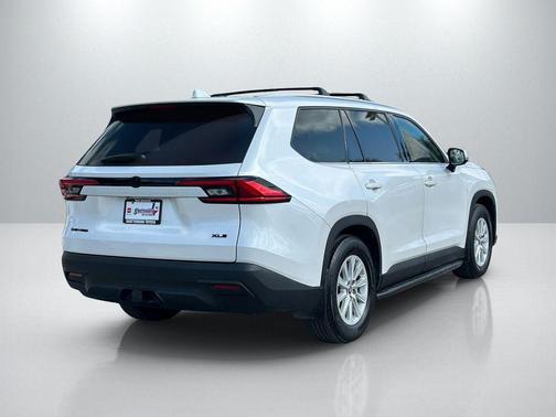 Pear 2024 Toyota Grand Highlander Hybrid XLE