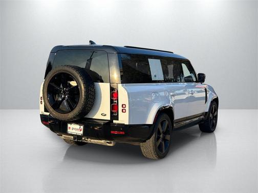 2023 Land Rover Defender 130 X-Dynamic SE