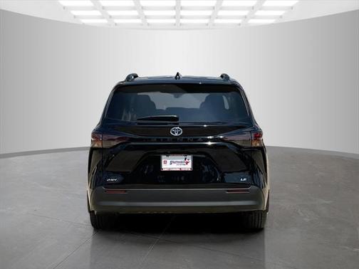 2025 Toyota Sienna LE