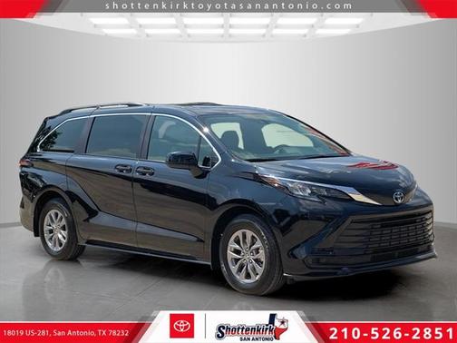 2025 Toyota Sienna LE