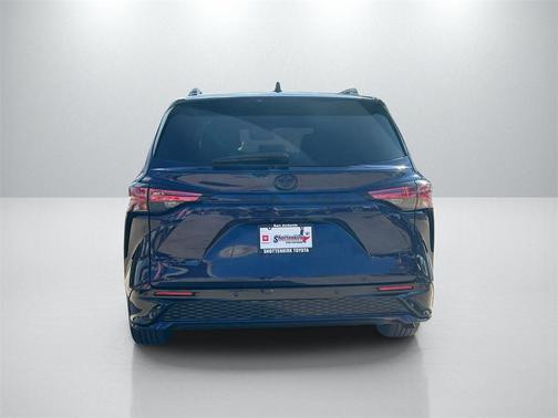 2022 Toyota Sienna XSE 7 Passenger