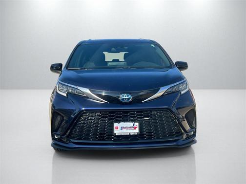 2022 Toyota Sienna XSE 7 Passenger