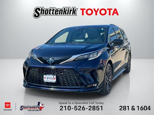 2022 Toyota Sienna XSE 7 Passenger