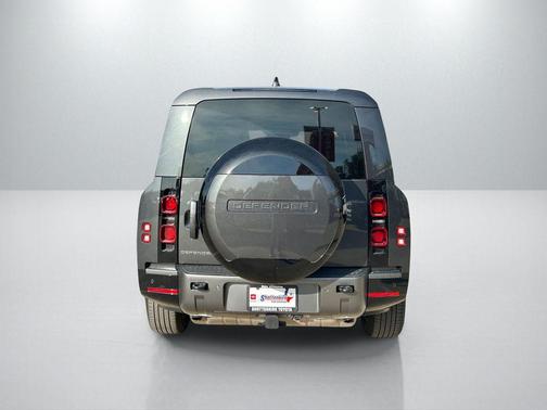 2024 Land Rover Defender 130 P400 Outbound