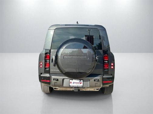 2024 Land Rover Defender 130 P400 Outbound