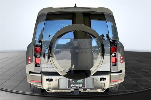 2024 Land Rover Defender 130 P400 Outbound