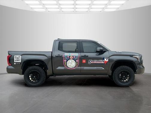 2025 Toyota Tundra Hybrid Platinum