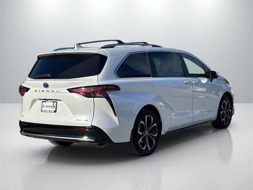 2025 Toyota Sienna Platinum