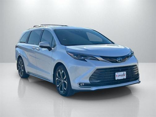 2025 Toyota Sienna Platinum