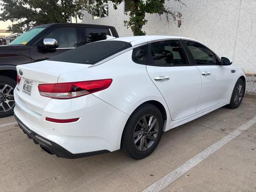 2020 Kia Optima LX