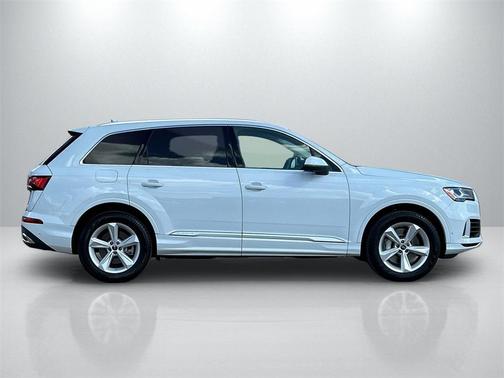 2022 Audi Q7 55 Premium