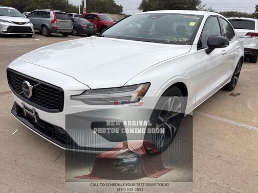 2024 Volvo S60 B5 Core Dark Theme